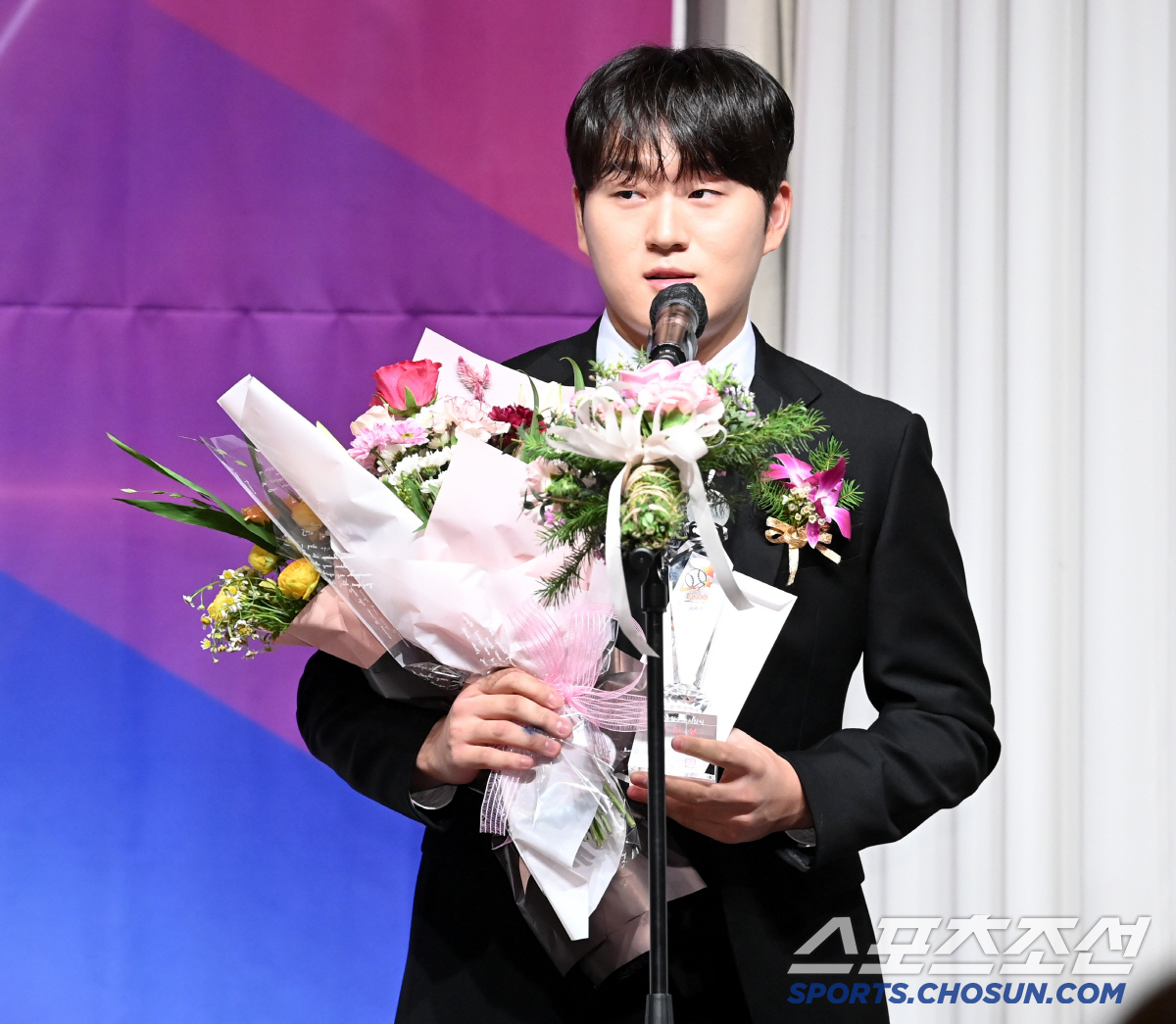 현역 빅리거도, 국내 1선발도 아니다. 두산의 운명, 고작 20세 마무리…