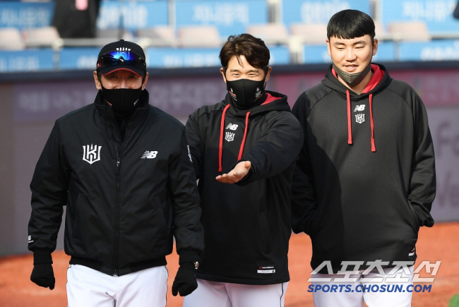 "42억 너무 적게 받은 거 아니냐고요?" 에이전트도 없는 새 캡틴, 그…