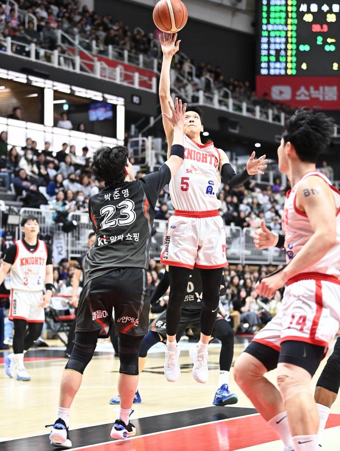 SK,파죽의 연승 길목서 만난 KT 또 잡았다…85-74 승리, 6연승 질주, KT는 연승 실패