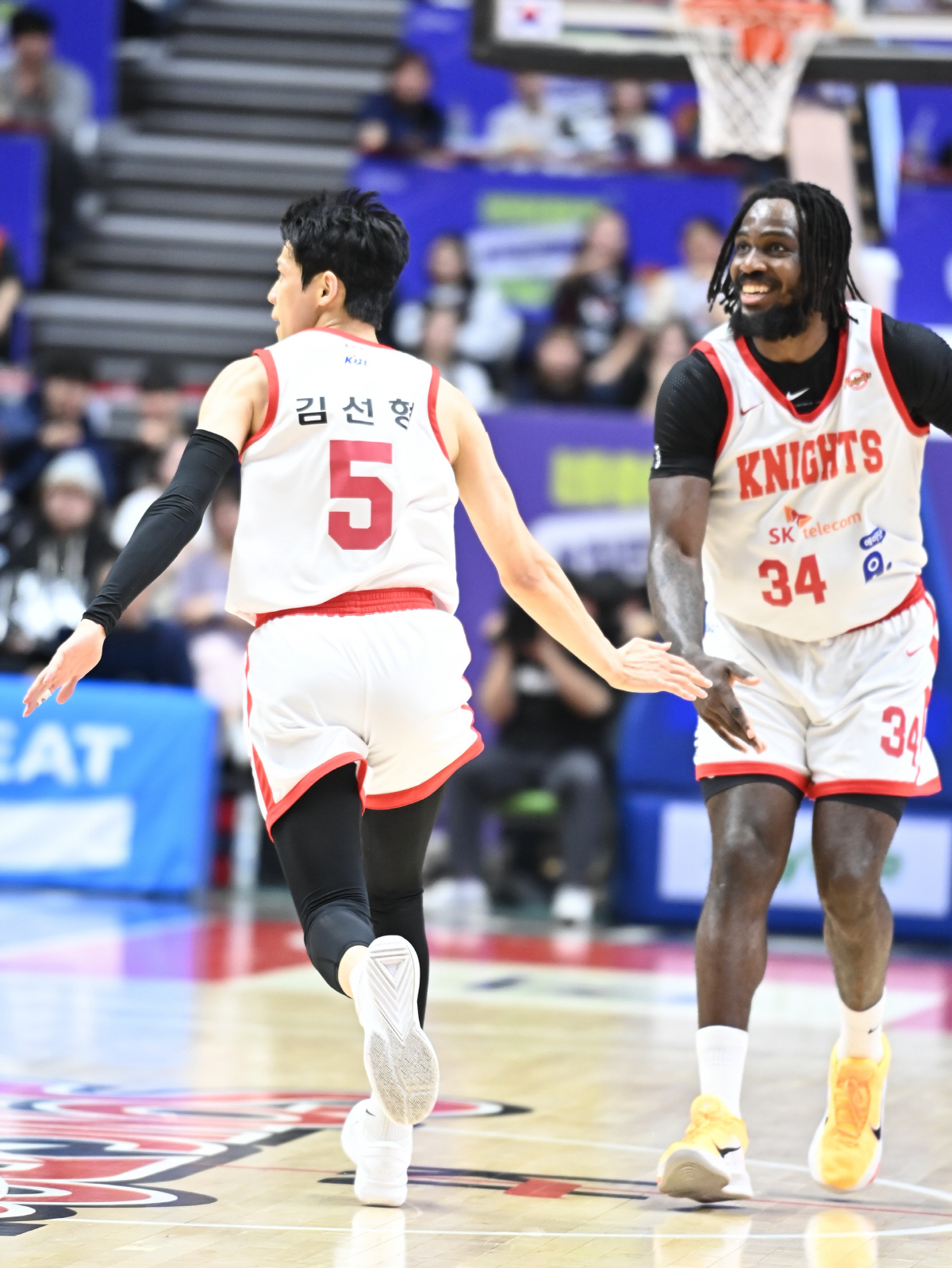 SK,파죽의 연승 길목서 만난 KT 또 잡았다…85-74 승리, 6연승 …