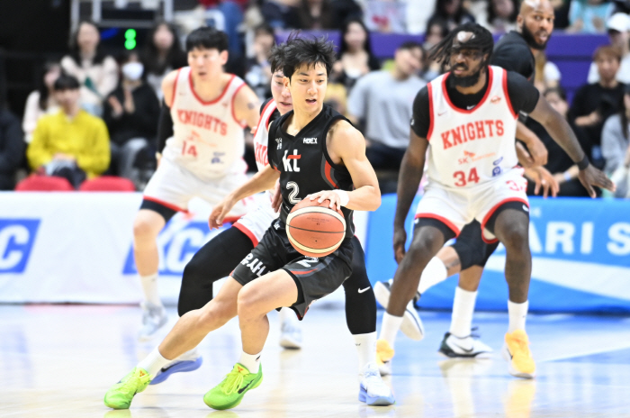 SK,파죽의 연승 길목서 만난 KT 또 잡았다…85-74 승리, 6연승 …
