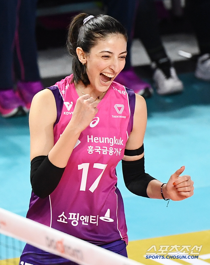 죄책감 털어낸 54일 만의 복귀전! 흥국생명 투트쿠가 돌아왔다 "정말 기분 좋다"