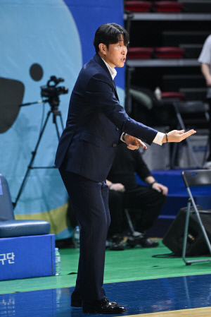 [현장인터뷰] 우리은행 위성우 감독 