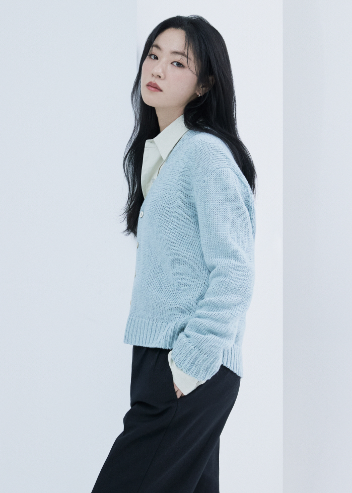 [SC인터뷰] "내 우상 혜교 언니와!"…'검은 수녀들' 전여빈, 꿈만 …