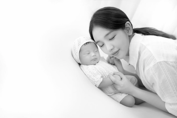 백아연, 100일 딸 '풍성 머리숱+귀여운 미모' 자랑...꼭 닮은 '붕…