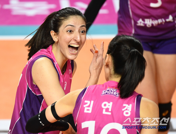 김연경 은퇴 암시 폭탄발언! 관중들 "아아.." 곡소리 → 김해란 은퇴식…
