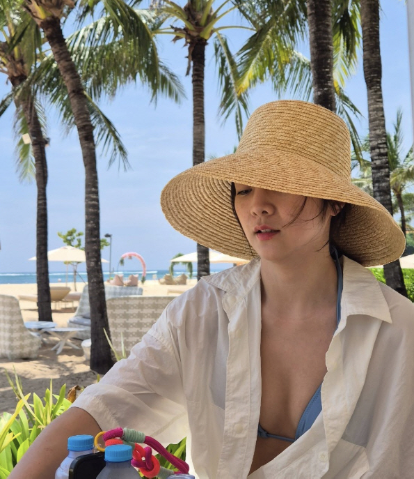 [SCin스타] 조우종, 이러니 ♥정다은 몸매 직접 공개하지…수영복 자태…