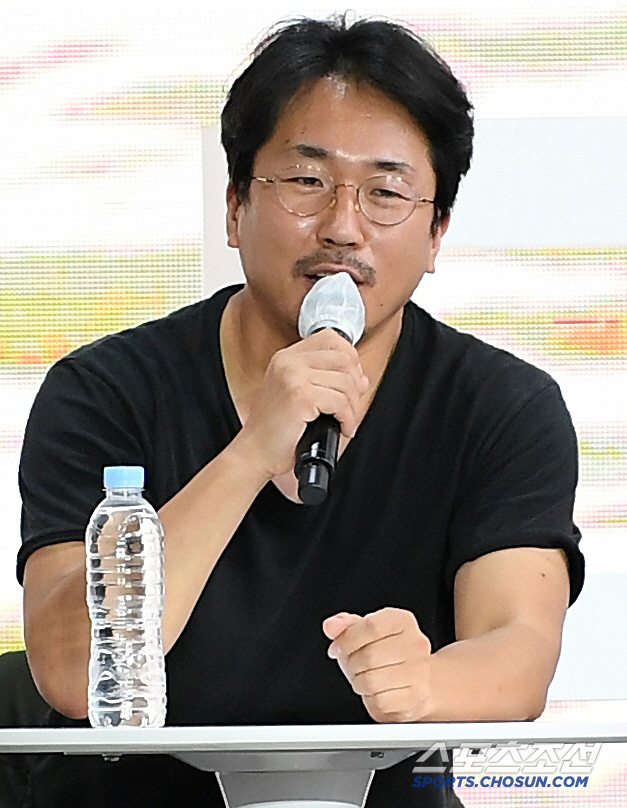 [종합] 양익준, 후배 '폭행 혐의' 속 쌈마이웨이..신작 '고백' 시사…