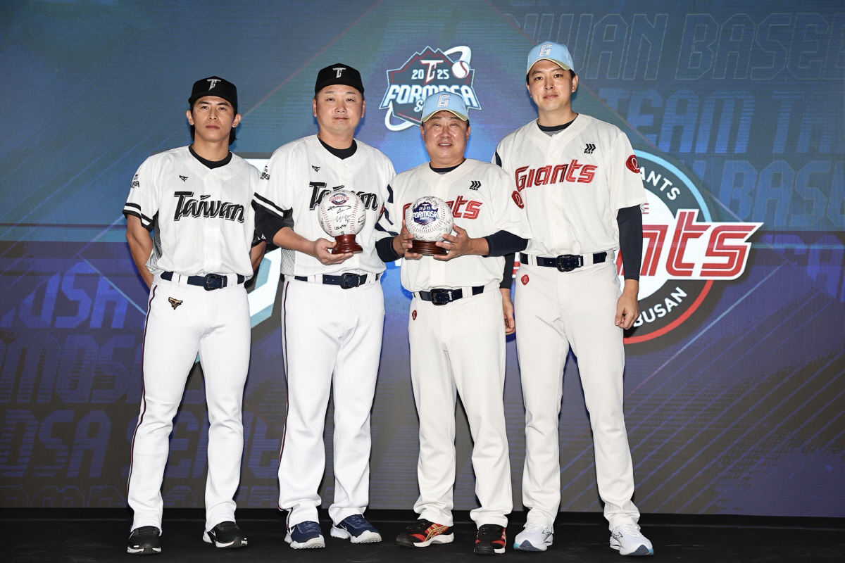 연습경기 맞아? 롯데, 'ML식' 피치클락 첫 경험→견제 제한까지…'WB…