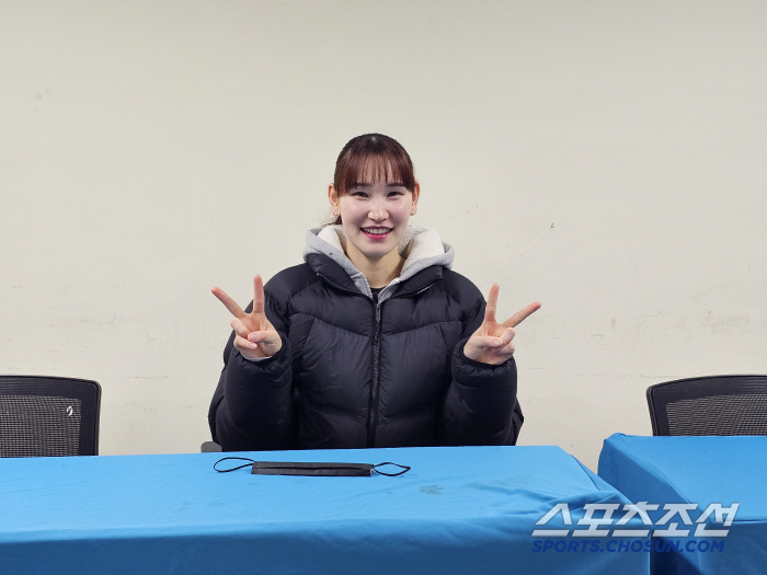 "나같은 '꼴통' 만난 언니들 마음, 이제 이해해" 어깨→무릎까지 '칼'댔다…적장도 칭찬한 '돌몽'의 진심, 복귀전서 웃음꽃 '활짝' [인터뷰]
