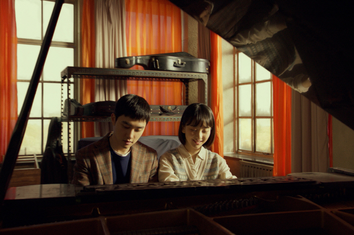 도경수X원진아 '말할비', 발렌타인데이 무비로 급부상..韓영화 좌판율→예…