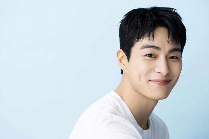 [인터뷰②] '체크인 한양' 정건주 "‘하오나 4인방’, 카페·술자리서 …