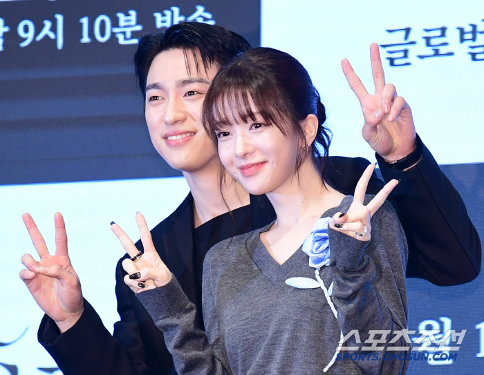 '마녀' 박진영 "노정의와 첫만남은 '드림하이2', 그땐 19세…나이만 …