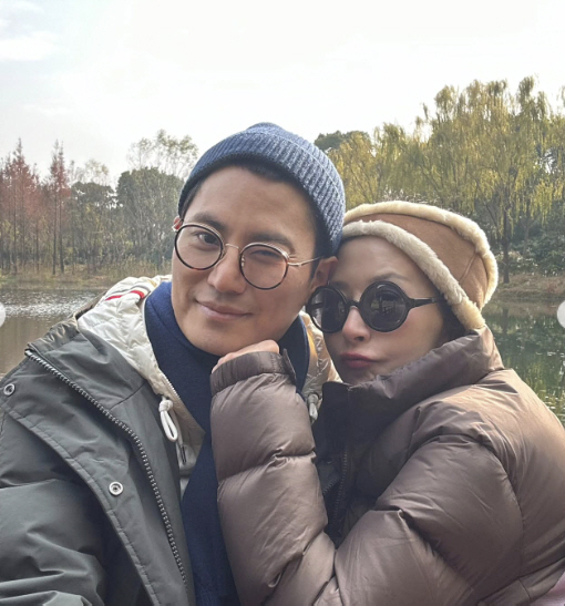 서정희, ♥남친과 해외여행 자랑...거침없는 스킨십 과시