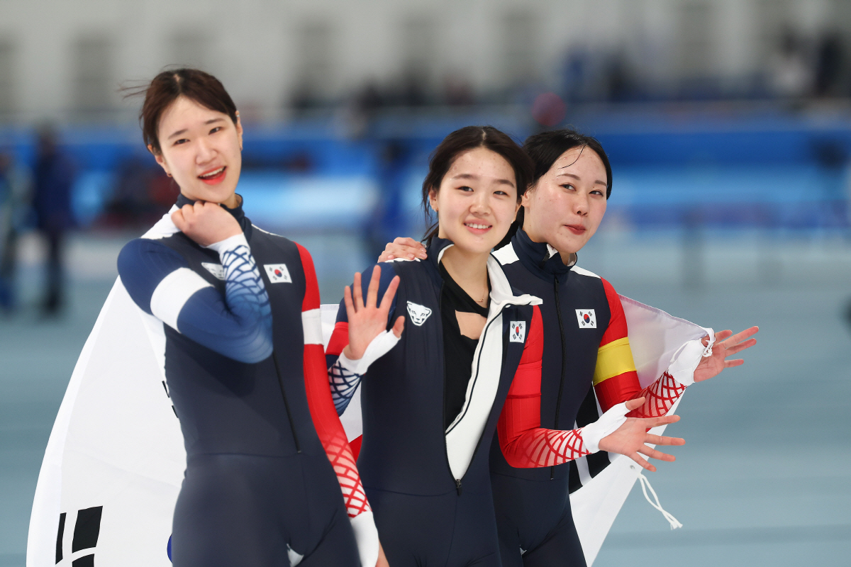 박지우X정유나X김윤지,女추월 동메달...한국빙속 '金3-銀5-銅3' 유종…