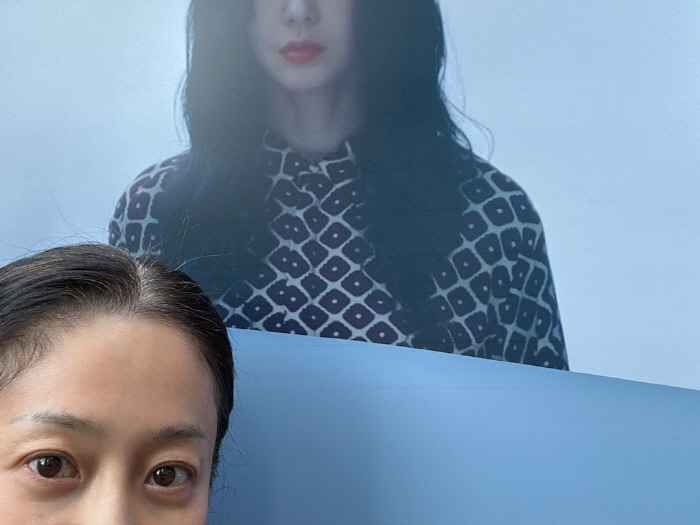 [SCin스타] 하얀 새치마저도 카리스마 뿜뿜…고현정, '사마귀' 현장 …