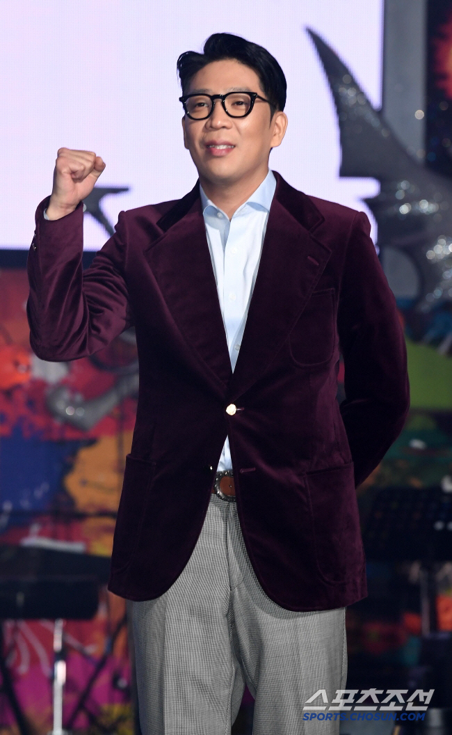 MC몽, 선한 영향력…소외계층 소아청소년 위해 1억 기부 "이승기 조언"…