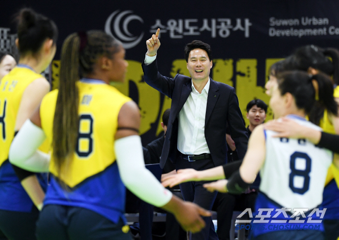 '드디어 이겼다' 도로공사 고춧가루 제대로, 현대건설 1위 싸움 멀어졌다…