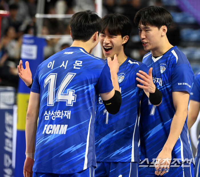 블로킹 5-20 열세 뒤집었다! '김정호 폭발' 삼성화재, 대한항공 잡고…