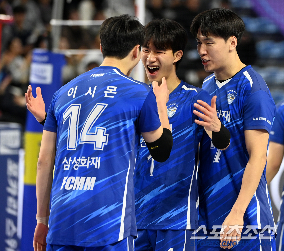 블로킹 5-20 열세 뒤집었다! '김정호 폭발' 삼성화재, 대한항공 잡고…