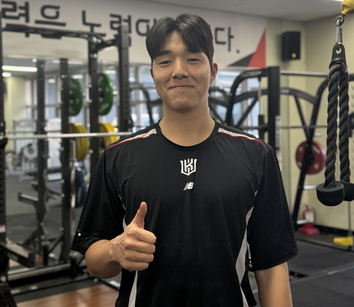 충격의 팔꿈치 수술, 친구는 호주에서 날아다니는데..."휴대폰도 반납하고…