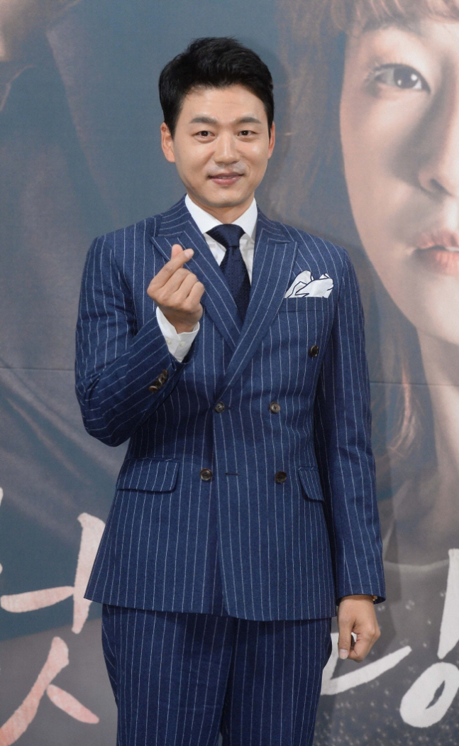 양정아에 차인 김승수, 양다리 의혹 터졌다 "바람둥이였네" ('애라원')
