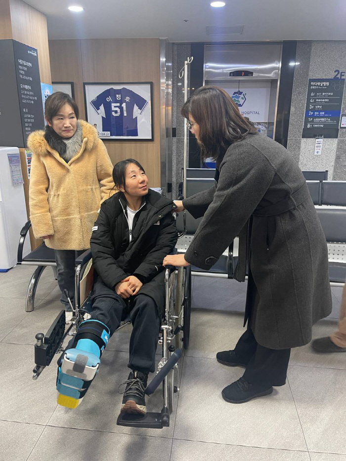 '산악스키 부상 귀국'김하나 위로한 '선배'장미란 차관의 진심,12일 설…