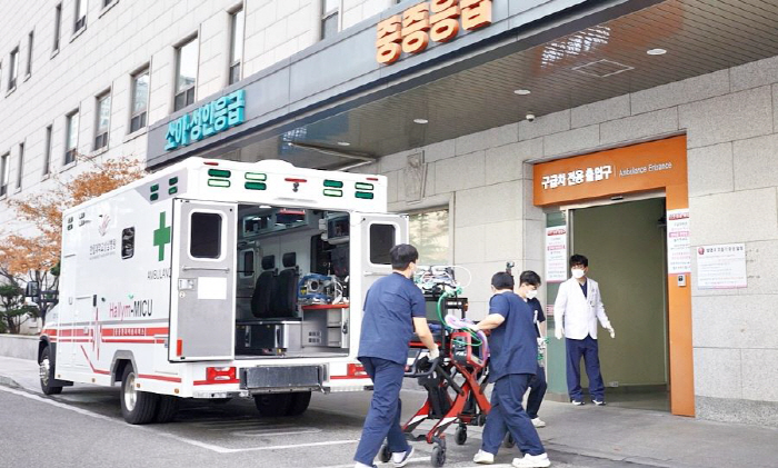 한림대성심병원, 중증환자 전담구급차 'Mobile ICU' 운영…'골든타…