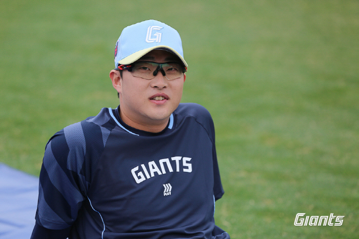 '연습경기라더니…' 난감한 롯데, '국제전 분위기' 불타오르는 대만과의 …