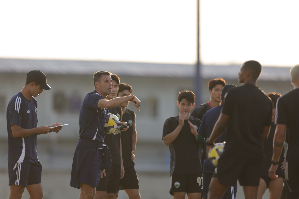 드디어 베일 벗는 포옛 축구, 전북 ACL2서 닥공 부활 신호탄 쏠까
