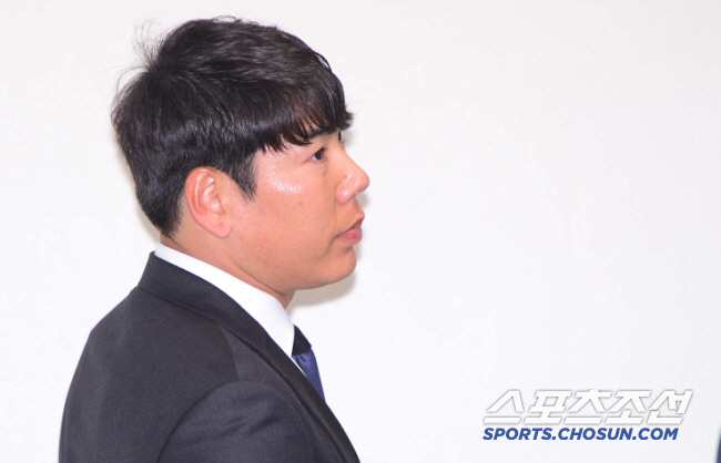 '음주운전 강제 은퇴' 강정호 목소리 주목하는 날 올 줄이야…"한국에 M…