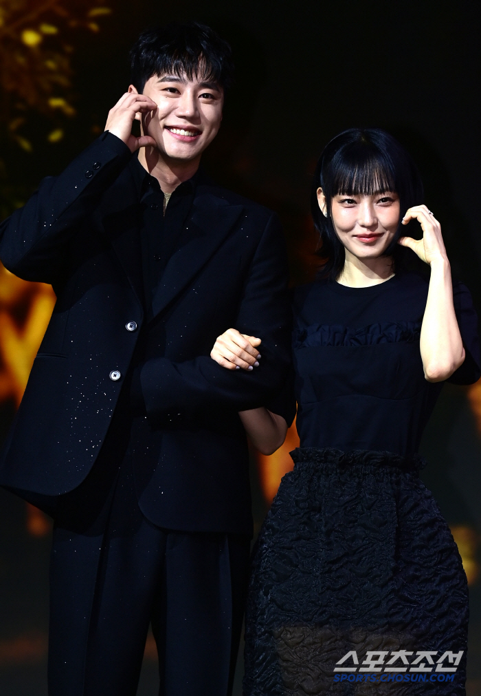 [포토] 이준영-전소니, 볼하트 선물