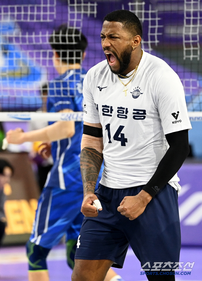 한때는 동지, 오늘은 라이벌...요스바니와 막심의 애틋한 재회[인천 현장…
