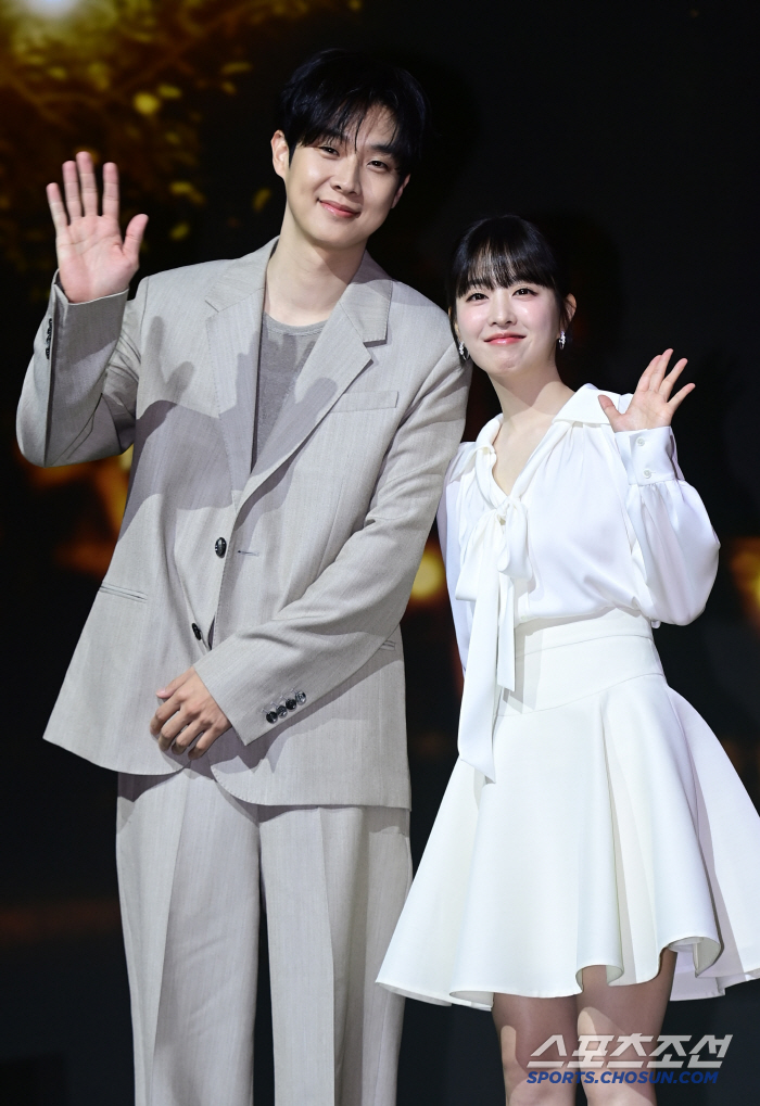 '멜로무비' 박보영 "'연상' 박서준·'연하' 박형식, 그래도 '동갑' …