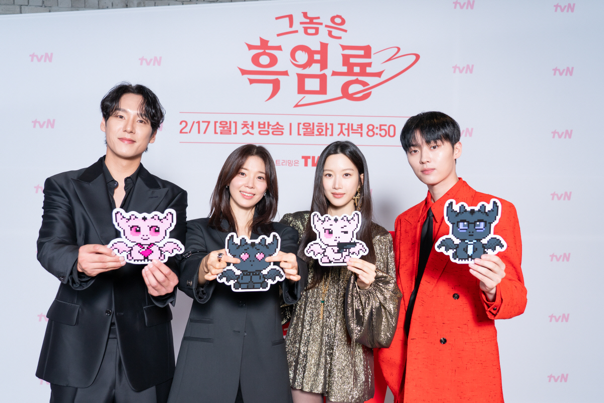 [SC현장] “흑역사가 로맨스로 돌아왔다” 6살 연상연하 문가영X최현욱의…