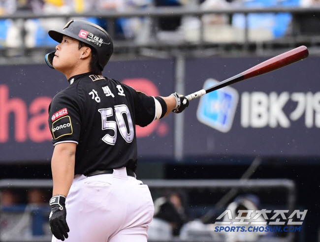 'FA 100억 대박 예고' 천재타자도 정녕 ML 어렵나?…강정호의 단언…