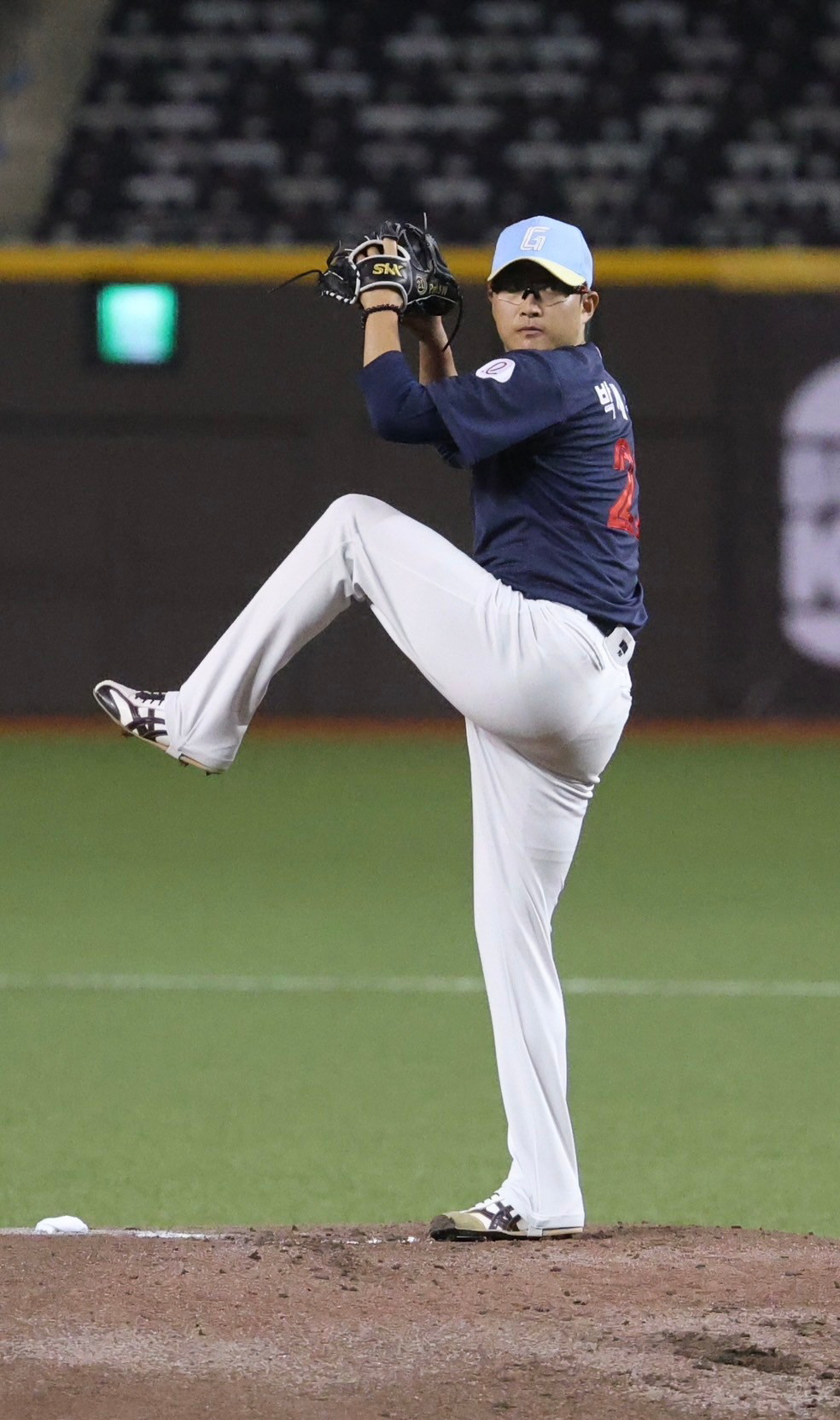 2월에 벌써 147㎞! 안경에이스 새해 첫등판 어땠나?…'피치클락' 걱정…