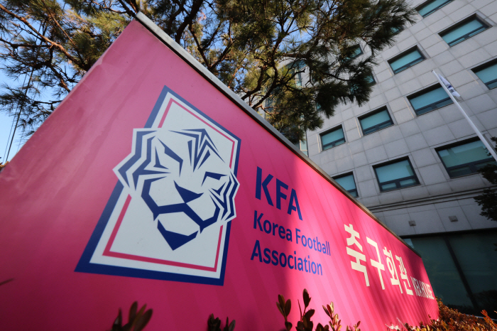"강제할 법적 수단 없다"는 문체부, KFA와 계속되는 신경전…法 판단까…