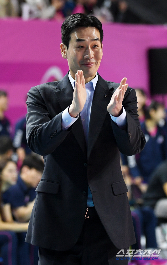 다시 살아난 정관장, 드디어 2위 됐다...고희진 감독의 대권론 "자력 1위는 불가능하지만..." [대전 현장]