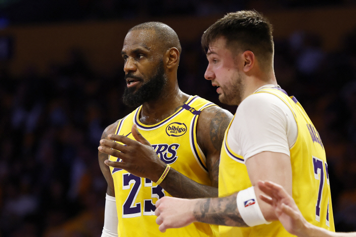 LA 레이커스, 골스의 반격! NBA 주간랭킹, LAL 7위, GS 15위.