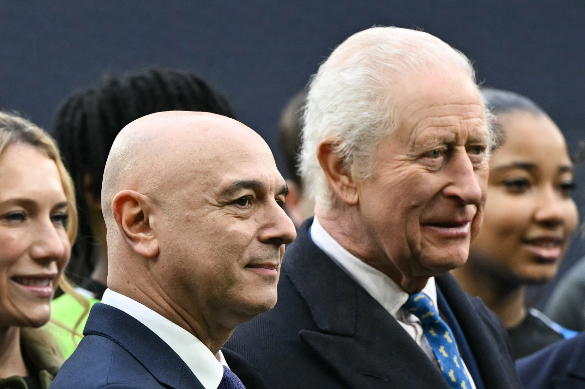 짠돌이 레비 회장. 포스텍 감독 경질 망설인 이유 있었네! 사령탑 교체 …