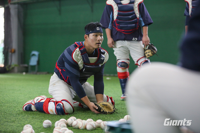 '육성 신화 써야하는데…' 손에 사구 맞은 최준용 절친, 현재 상태는? …