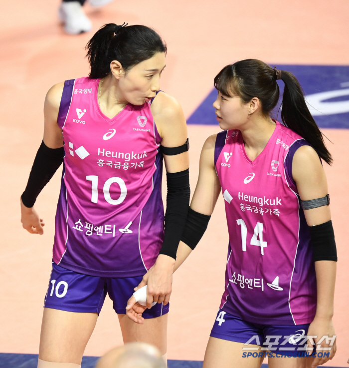 '충격' 김연경, 전격 은퇴 선언…"성적 관계없이 올시즌이 마지막"