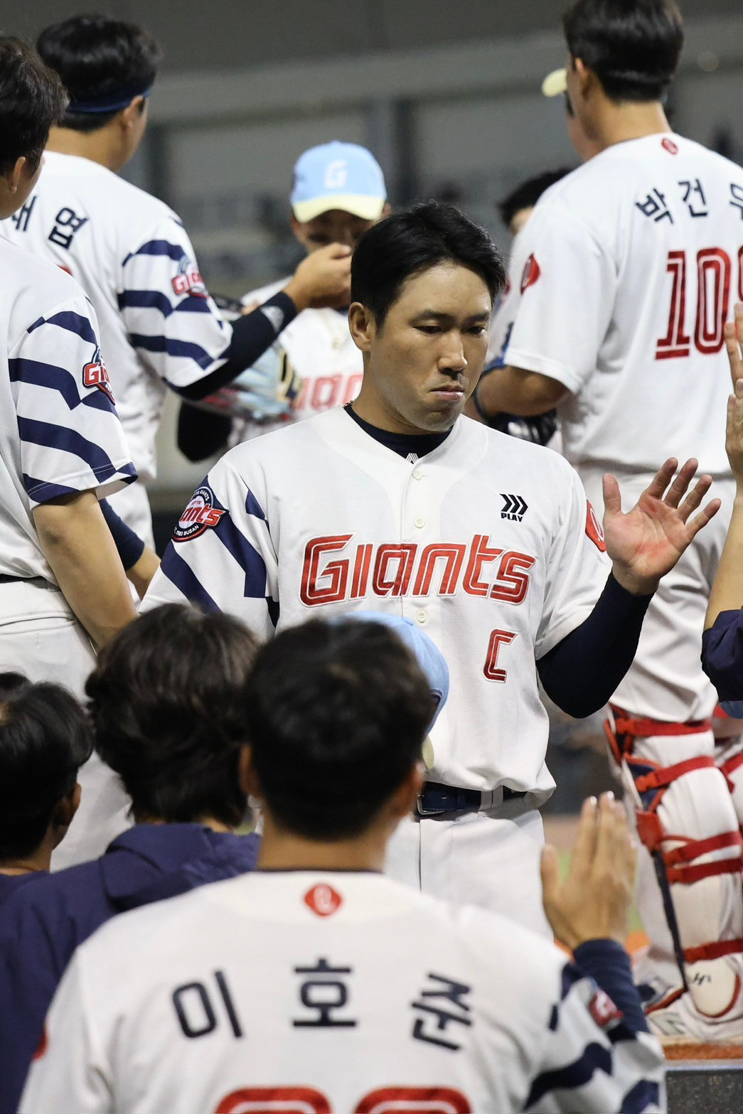 신본기 예언 적중! '김진욱 난조+2회 교체→박진 3이닝 호투→8회 결승…