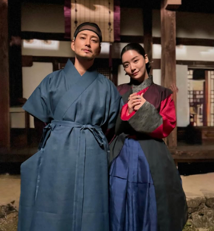 차주영, '원경'과 먹먹한 이별 "도망치고 싶기도 했지만..말도 못하게 …