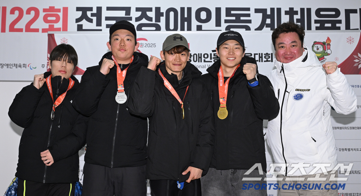 '시각장애 스키 간판'황민규 알파인스키 2관왕,7연속 메달 위업!"3번째…