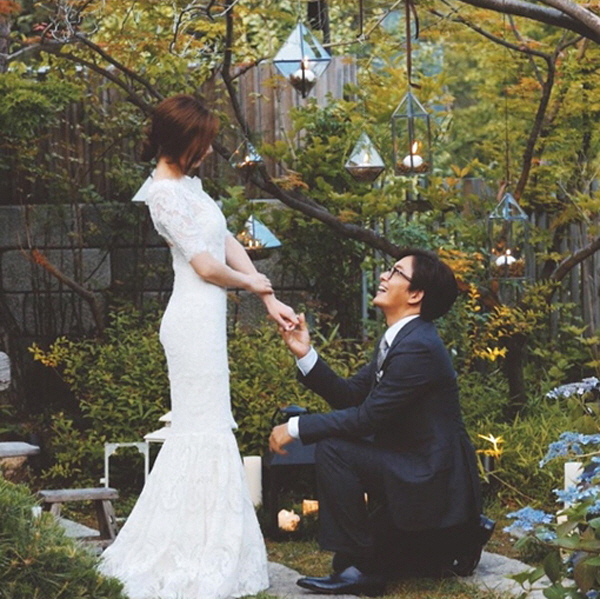 [단독] 배용준♥박수진, 하와이 근황 첫공개...각별한 자녀 사랑+통 큰…