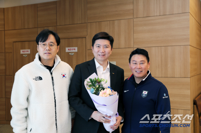 "金메달 회장님의 금의환향" 유승민 대한체육회장 당선인,진천국가대표선수촌…