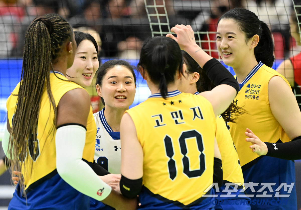 2위 재탈환 성공! 모마-정지윤-양효진 다 터졌다…현대건설, 페퍼저축은행…