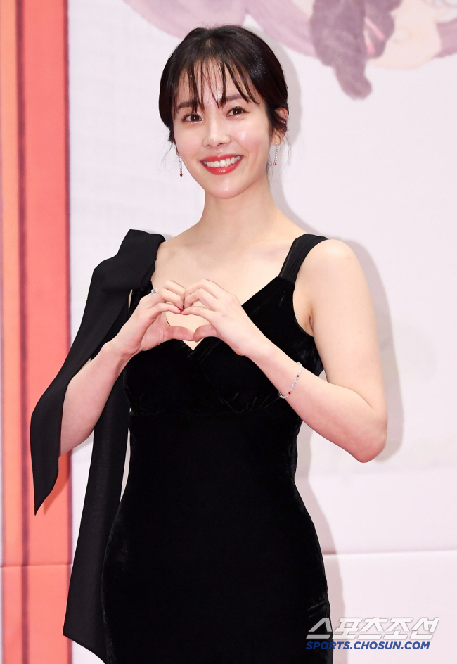 한지민, '나완비'로 인생작 경신 "치열하게 일하고 사랑하며 살아갈 여러…